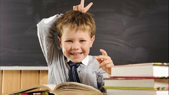Адаптация первоклассника. Играем в школу, тренируя внимательность.